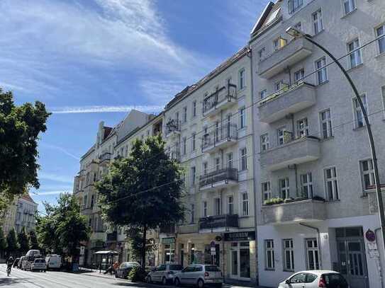 Top-Lage: Charmante 2-Zimmer-Wohnung mit Balkon (Friedrichshain)