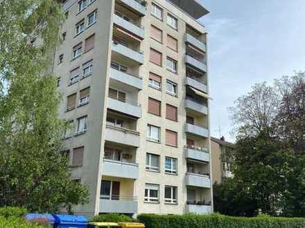 Helle 2 Zimmerwohnung mit Balkon