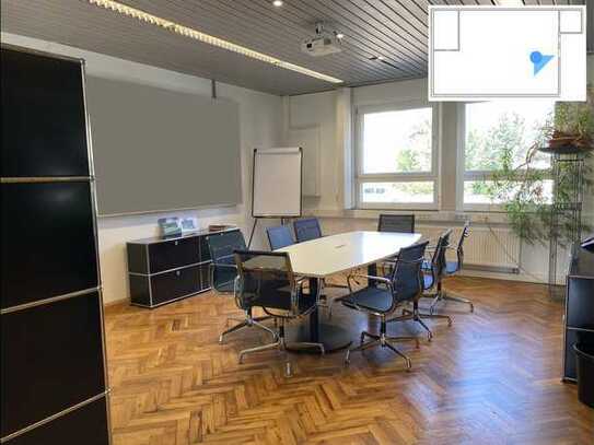 Gepflegtes Büro mit sehr schönem Parkett