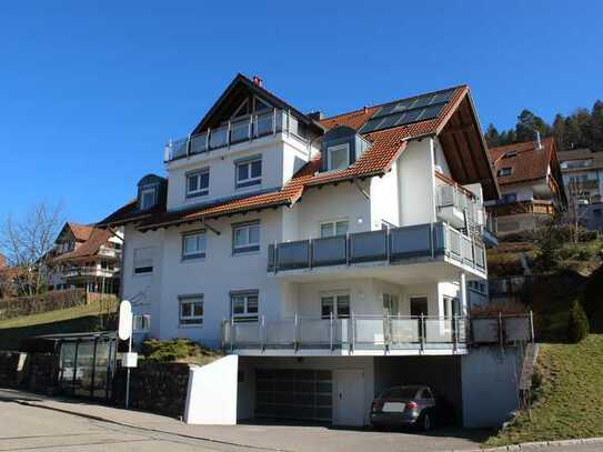 Attraktive 4-Raum-Dachgeschosswohnung mit EBK und Balkon in Baiersbronn