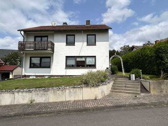 Ruhig gelegenes Einfamilienhaus mit Anbau und Garage in Warburg-Rimbeck