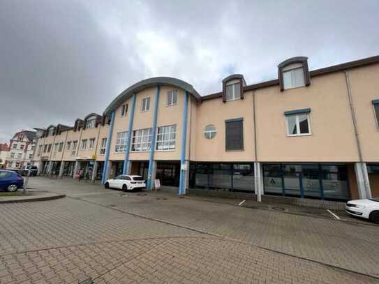 Helle und moderne 3 Raumwohnung im 1.OG mit riesiger Terrasse in zentraler Lage