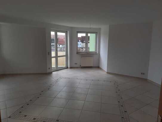 Schöne 2-Zimmer-Wohnung mit EBK und TG-Stellplatz in Schönebeck (Elbe)