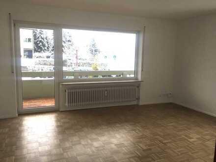 In Dußlingen: Frisch renovierte 3-Zi- Hochparterre-Wohnung mit Balkon