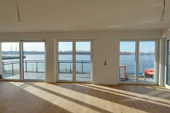 Traumwohnung in erster Reihe an der Warnow - Großzügige 4-Raum-Wohnung mit direktem Wasserblick