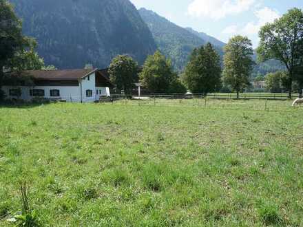 Klasse Bergblick inklusive!! Extra großes Baugrundstück mit viel Platz interessanter Lage