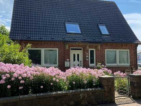 Mehrfamilienhaus + Bungalow in Bredstedt - Selber wohnen oder vermieten, alles ist möglich!