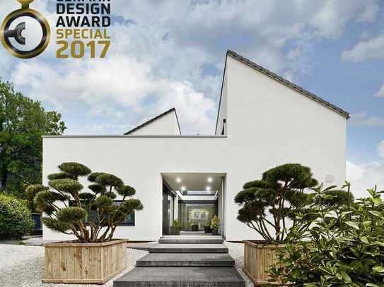 Viel Glas, individueller Grundriss und ein Innenhof ! Das besondere Haus ! Mit Grundstück berechnet