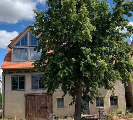 Ideal für Kreative ... 
Stattliches Wohnhaus mit Gestaltungspotenzial und Innenhof