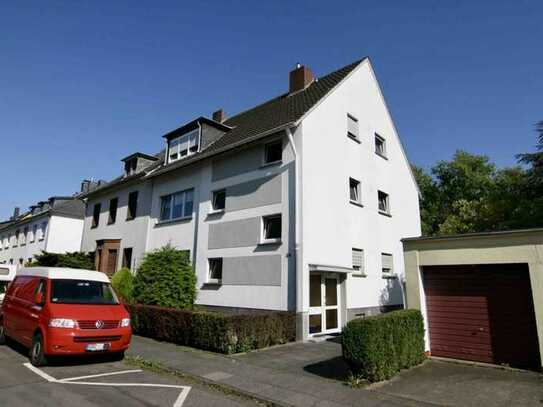 Kapitalanlage: Gemütliche 3-Zimmer Wohnung im Herzen von Duisdorf inkl. 2 Garagen!