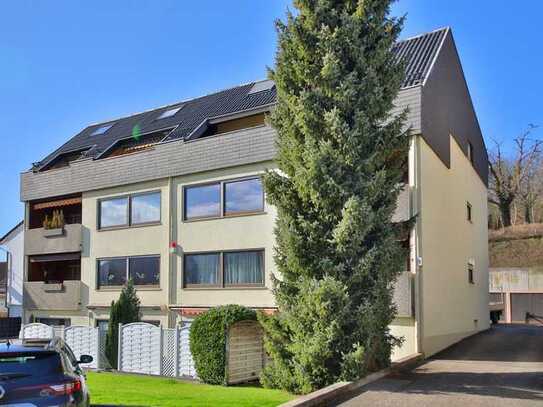 Erstbezug nach Sanierung! Moderne hochwertige Dreizimmerwohnung mit Dachterrasse und Blick ins Grüne