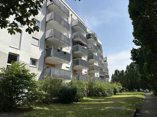 Stilvolle 2-Zimmer-Wohnung mit Einbauküche in Frankfurt am Main (nähe Messe / Rebstockpark)