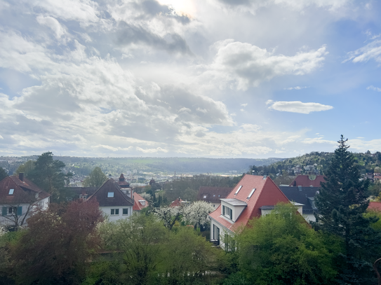 1 bis 2-Zi.-Wohnung mit traumhaftem Blick über Esslingen