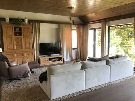 Schöne 4-Raum-Maisonette-Wohnung mit EBK und Balkon in Nürtingen
