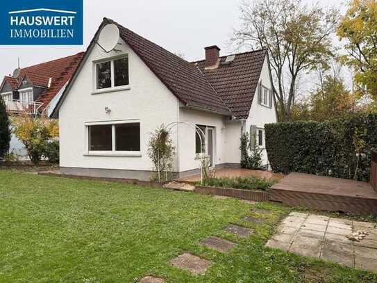 Freistehendes Einfamilienhaus mit großem Garten in Innenstadtnähe