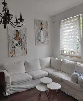 Romantische Altbauwohnung mit hohen Decken..