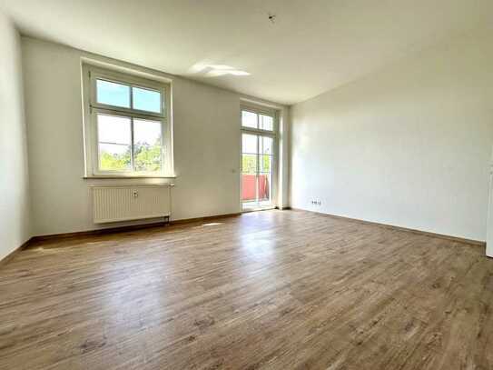 Gepflegte 2-Zimmer-Whg mit Laminat und Balkon - Sofort frei!