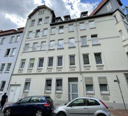 Komplett sanierte 2-Raum-DG-Wohnung in Hildesheim mit hohen Decken