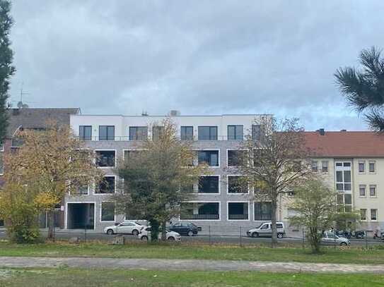 Schöne 3-Zimmer-DG-Wohnung mit gehobener Innenausstattung mit Balkon in Mönchengladbach