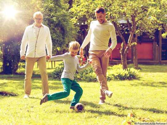 Fußball spielen im EIGENEN Garten