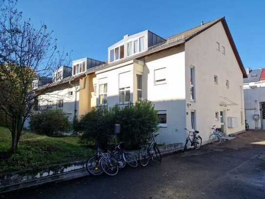 1-Zi Wohnung, komplett renoviert, inkl. TG-Stellplatz, Balkon, Aussenlichtbad