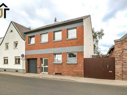 Zweifamilienhaus in zentraler Lage von Odendorf mit Fernwärme