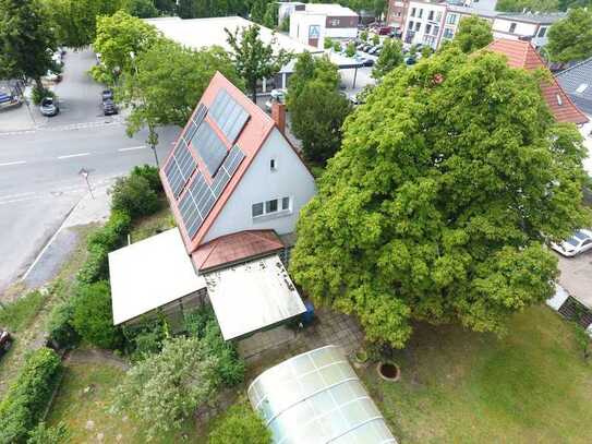 Exklusives und sehr gepflegtes Massivhaus auf ca. 1236 m² Grundstück- 2.38 % Provision-