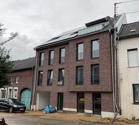 Schicke, helle OG Wohnung im komplett saniertem 4-Fam-Haus im Zentrum von Gangelt