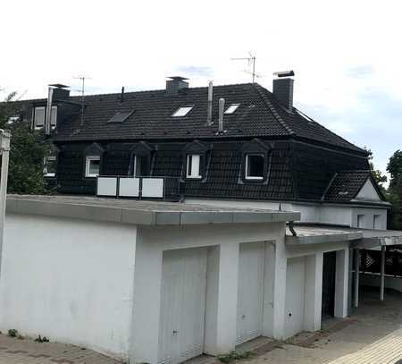 Überdachter Stellplatz Nähe Bahnhof Sonnborn