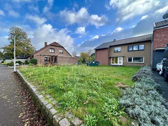 Attraktives Baugrundstück inkl. Baugenehmigung für einen Bungalow mit Garten & Stellplatz