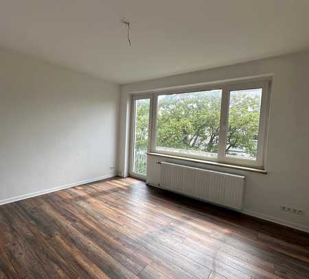 Helle 1-Zimmer Wohnung saniert, mit Einbauküche