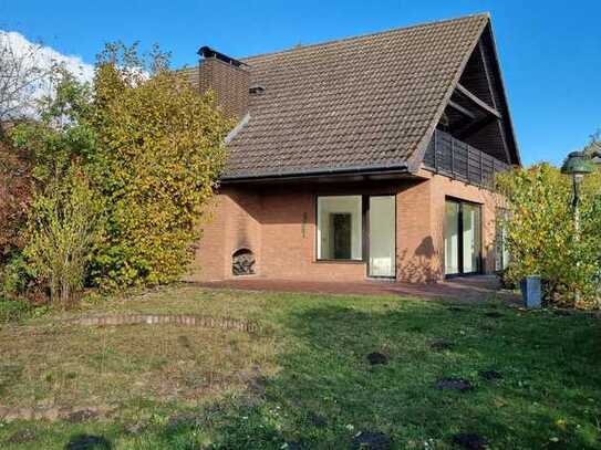 Freistehendes Einfamilienhaus mit Garage, Sauna und Südterrasse