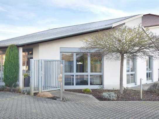 Bürogebäude mit Lagerhalle in Maxdorf!