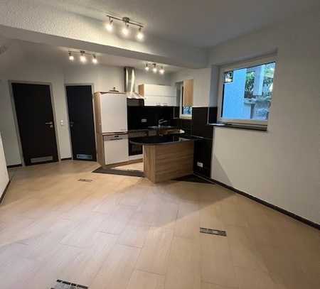 Moderne 2,5-Zimmer-Wohnung mit EBK