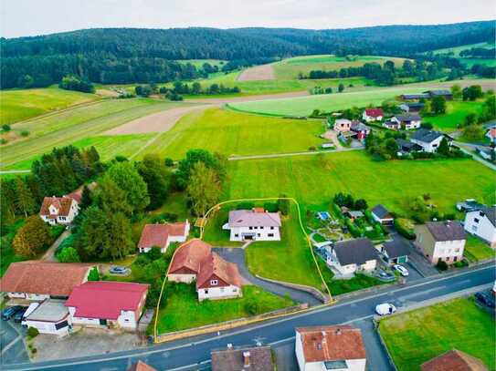 Zweifamilienhaus: 230 m², 2 Küchen, Sauna, 1800 m² Grundstück + zweites Haus zur Renovierung