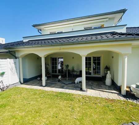 Zweigeschossige, hochmoderne Wohnung mit Terrasse und Balkon in Bestlage von Andernach