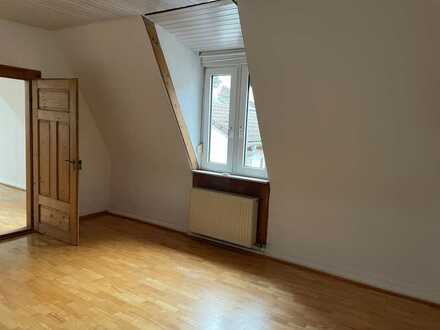 Attraktive 2-Zimmer-DG-Wohnung mit EBK in Karlsruhe