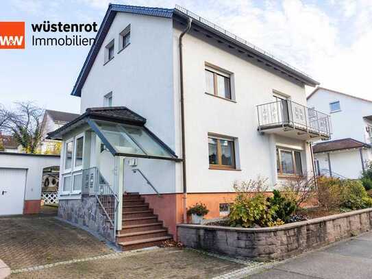 INTERESSANTES EINFAMILIENHAUS IN ORTSRANDLAGE!