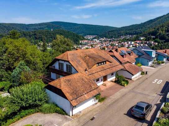 Schönes und großes Einfamilienhaus im Landhausstil mit Einliegerwohnung