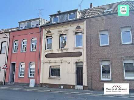 Charmantes und modernisierungsbedürftiges Altbau – Wohngebäude in zentraler Lage von Bedburg
