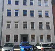 Stilvolle sanierte 2-Zimmer-Wohnung mit EBK und Balkon in Kiel