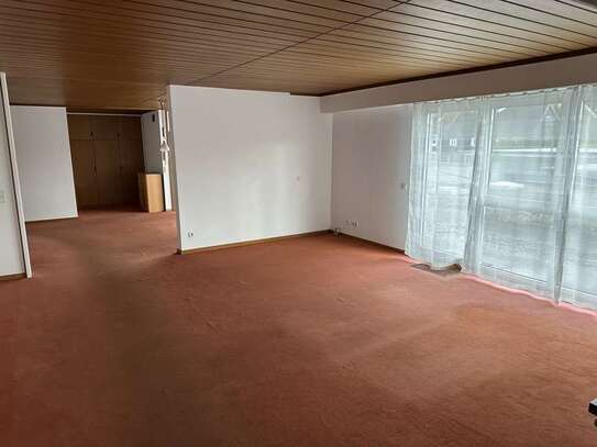 Ansprechende 6-Zimmer-Penthouse-Wohnung mit Einbauküche in Wermelskirchen