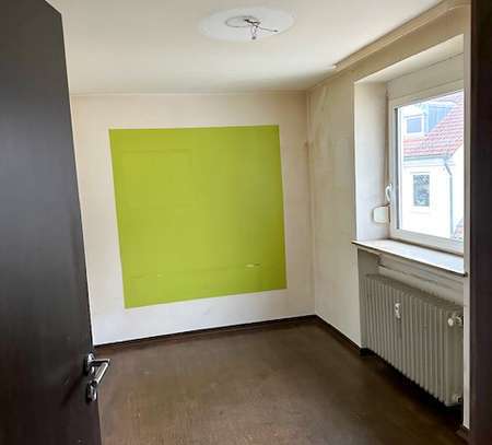 schöne 4-Zimmer Wohnung mit Dachterrasse!