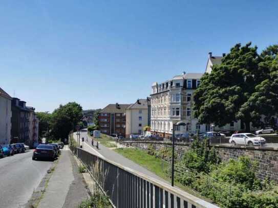 Baugrundstück mit schönem Panoramablick auf die Stadt mit Baugenehmigung!