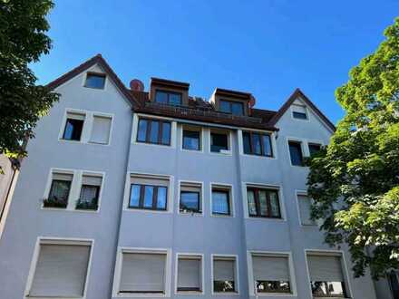 Modern sanierte, helle 2 Zimmerwohnung mit Altbaucharme