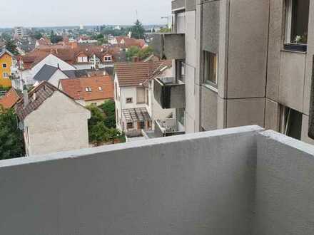 Exklusive 2-Zimmer-Wohnung mit Balkon und Einbauküche in Langen