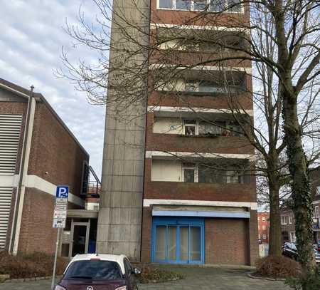 Wohnhochhaus mit Balkonen und guter Aussicht im Zentrum von Emden