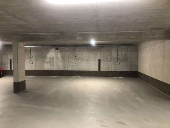 Großzügiger Tiefgaragenstellplatz im Zentrum von Pöcking