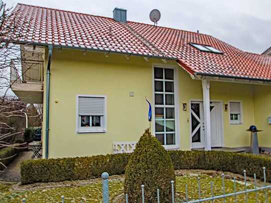 Gepflegtes 5-Zimmer-Einfamilienhaus mit Einbauküche in Moosthenning