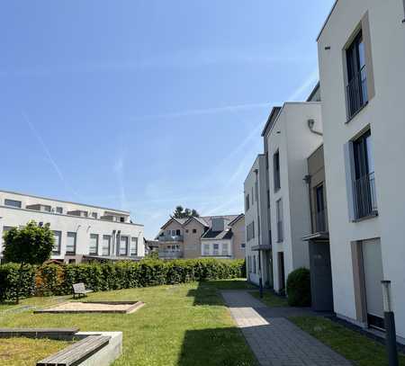 Luxuriöse 3-Raum-Wohnung mit Sonnenbalkon inkl. EBK in Niederkassel-Rheidt